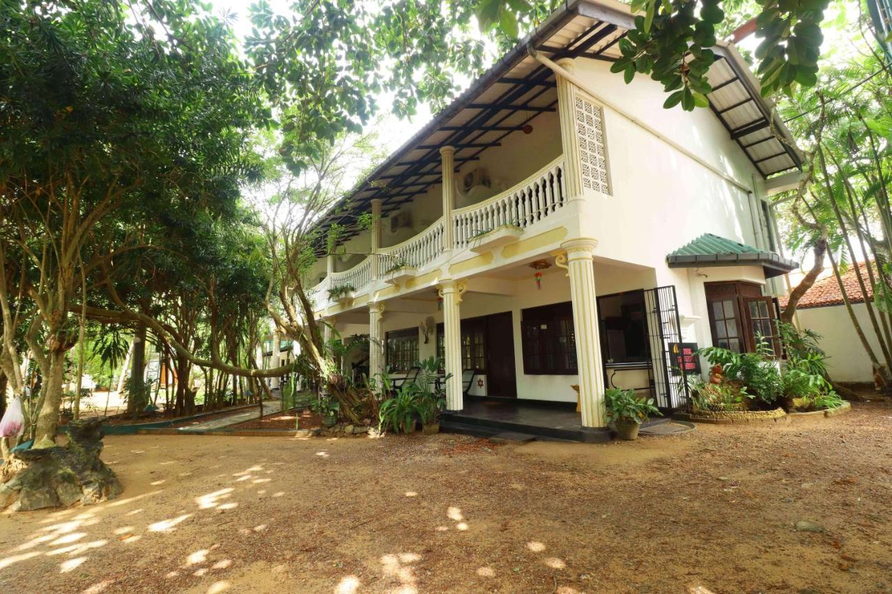 Hotel Susantha Garden ベントータ エクステリア 写真