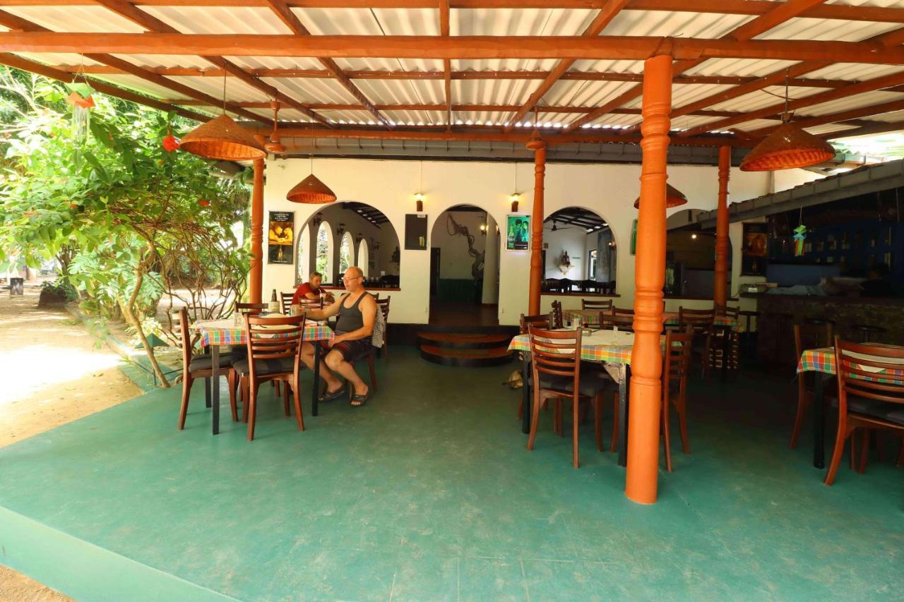 Hotel Susantha Garden ベントータ エクステリア 写真