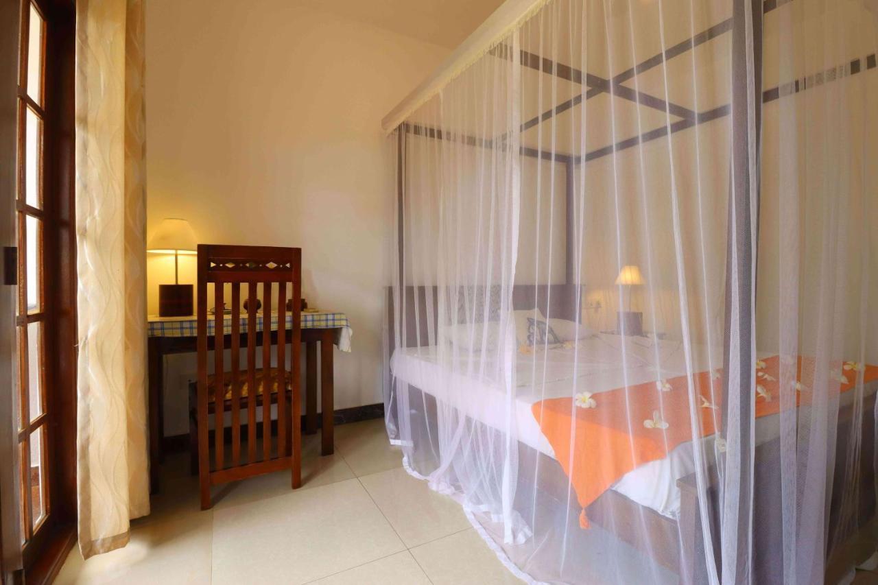 Hotel Susantha Garden ベントータ エクステリア 写真