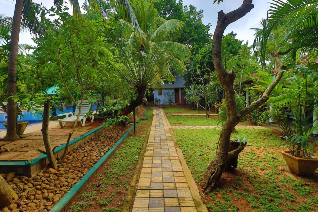 Hotel Susantha Garden ベントータ エクステリア 写真