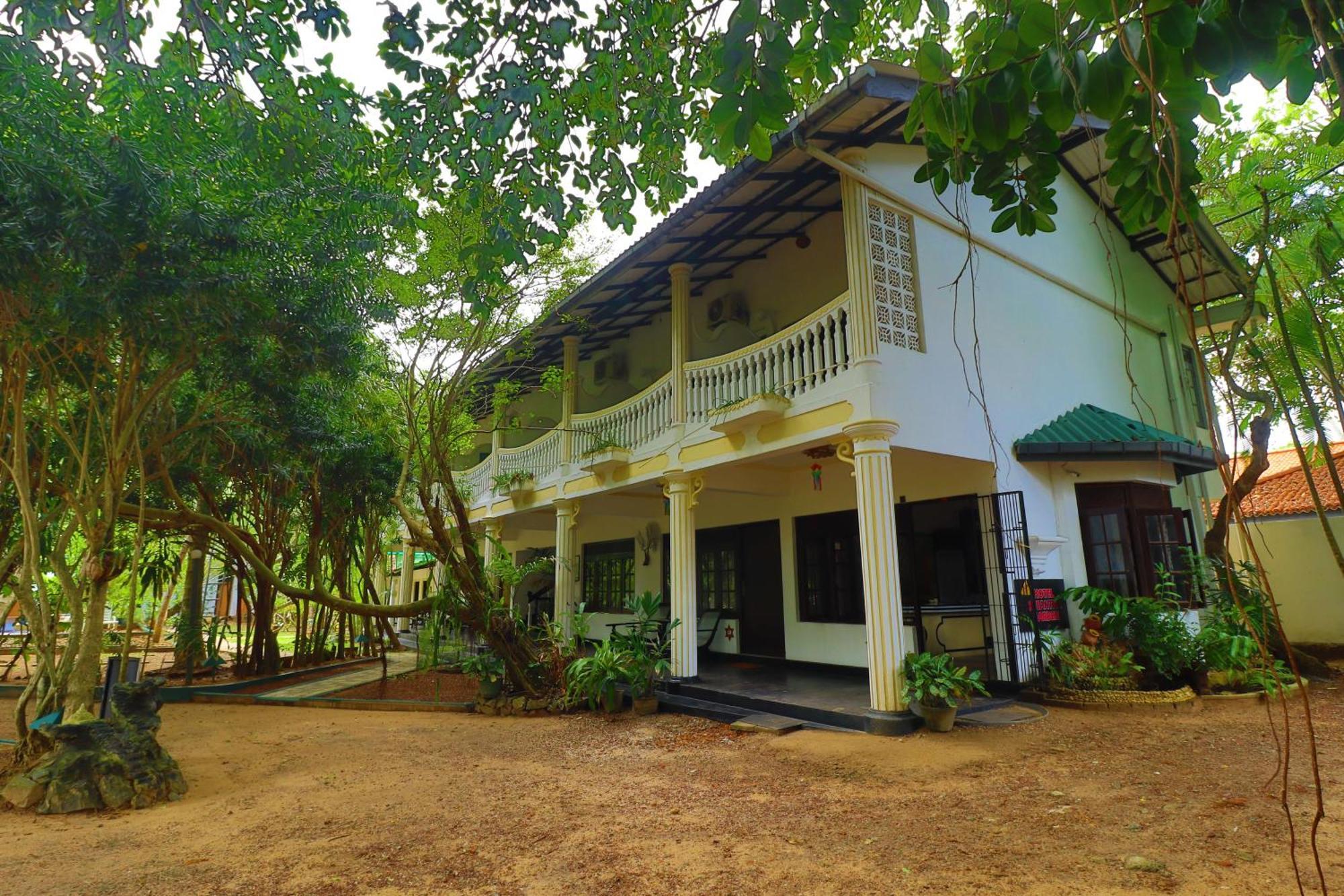 Hotel Susantha Garden ベントータ エクステリア 写真