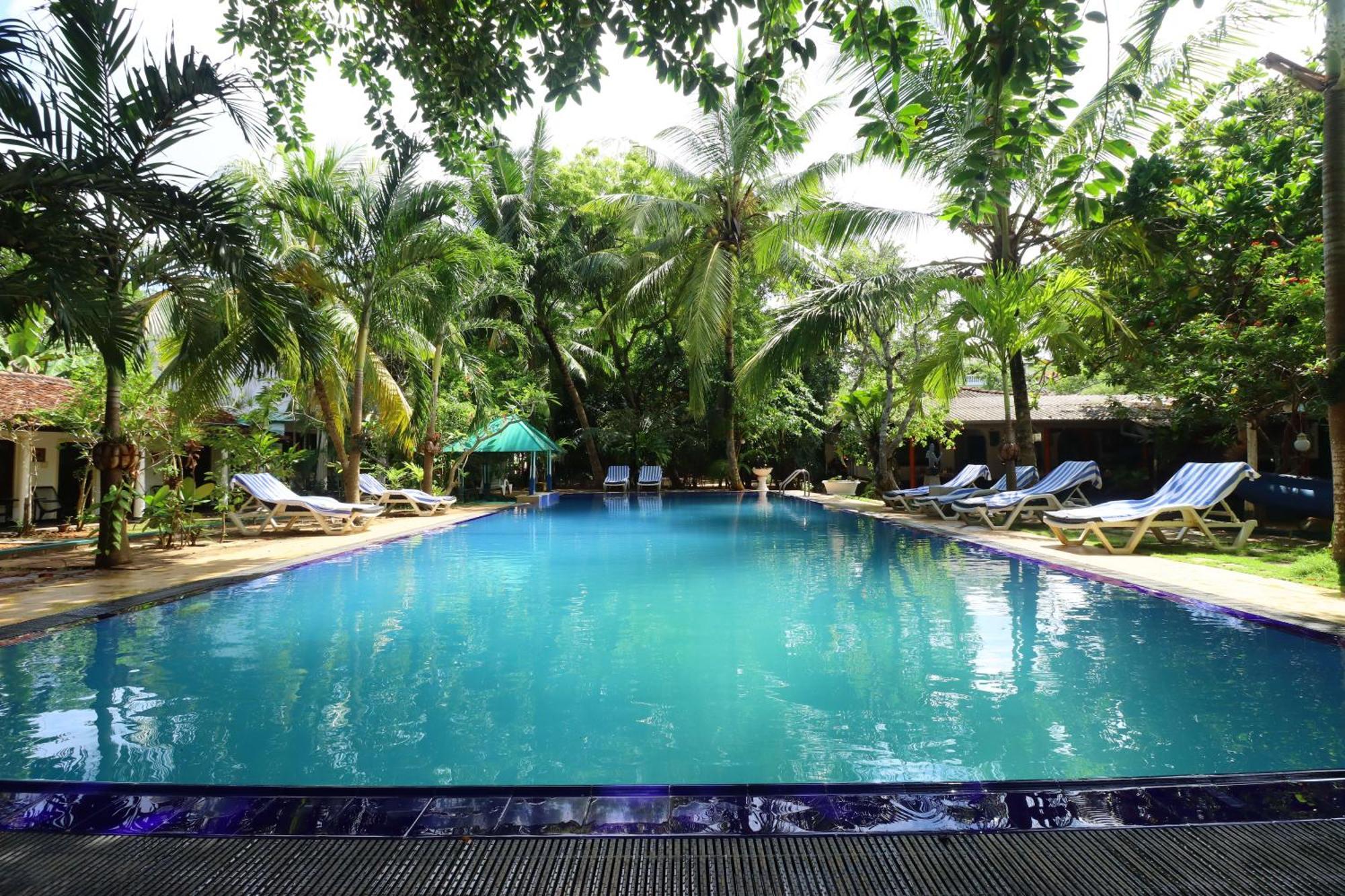 Hotel Susantha Garden ベントータ エクステリア 写真